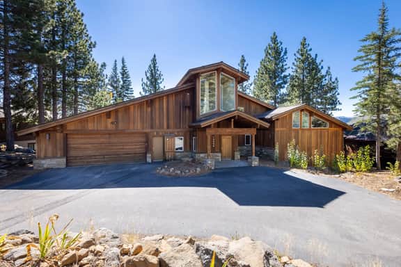 Mountain & lake-view w/ spa, wet bar, pool access - Image 3